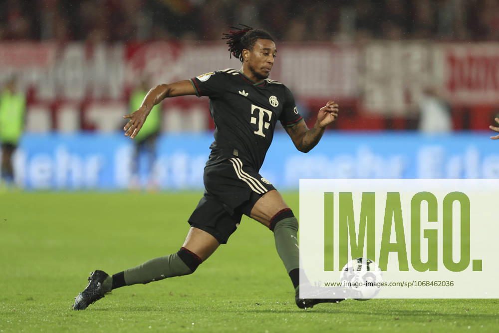 Michael Olise (FC Bayern München) in Aktion, am Ball, Einzelaktion waehrend des DFB-Pokal Spiels 1.FC Köln v FC Bayern München, RheinEnergieStadion am 29. October 2025 in Köln, Deutschland. (Foto von Oliver Kaelke DeFodi Images) +++ Michael Olise (FC Bayern München) controls the ball during the DFB-Pokal match between 1.FC Köln v FC Bayern München at RheinEnergieStadion on October 29, 2025 in Cologne, Germany. (Photo by Oliver Kaelke DeFodi Images) (Photo by Oliver Kaelke DeFodi Images) Michael Olise FC Bayern Munich in action, on the ball, single action during the DFB Pokal match 1 FC Köln v FC Bayern München, RheinEnergieStadion on October 29, 2025 in Cologne, Germany Photo by Oliver Kaelke DeFodi Images Michael Olise FC Bayern München controls the ball during the DFB Pokal match between 1 FC Köln v FC Bayern München at RheinEnergieStadion on October 29, 2025 in Cologne, Germany Photo by Oliver Kaelke DeFodi Images Photo by Oliver Kaelke DeFodi Images