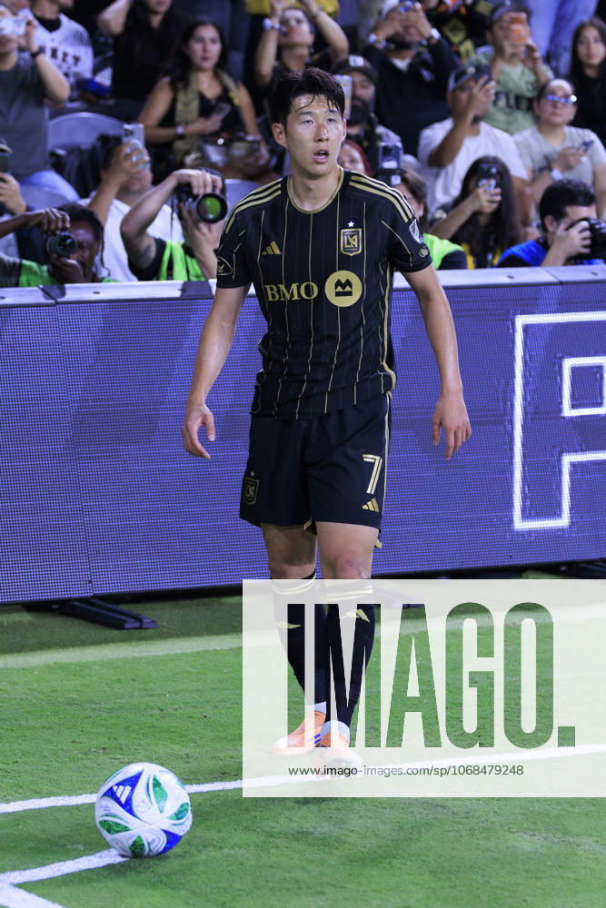 Son Heung-min 7 of the Los Angeles Football Club takes a corner kick during Game1 of the Audi 2025 MLS, Fussball Herren, USA Cup Playoffs game against the Austin FC on Wednesday October 29, 2025 at the BMO Stadium in Los Angeles, California. LAFC defeats Austin FC, 2-1. ARIANA RUIZ PI Los Angeles USA - ZUMAp124 20251029_zaa_p124_010