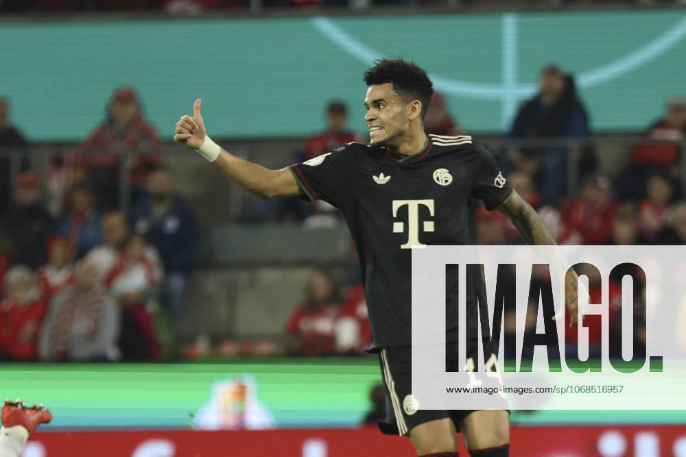 Luis Diaz (FC Bayern München) gestikuliert, Gestik waehrend des DFB-Pokal Spiels 1.FC Köln v FC Bayern München, RheinEnergieStadion am 29. October 2025 in Köln, Deutschland. (Foto von Oliver Kaelke DeFodi Images) +++ Luis Diaz (FC Bayern München) gestures during the DFB-Pokal match between 1.FC Köln v FC Bayern München at RheinEnergieStadion on October 29, 2025 in Cologne, Germany. (Photo by Oliver Kaelke DeFodi Images) (Photo by Oliver Kaelke DeFodi Images) Luis Diaz FC Bayern München gestures, gestures during the DFB Pokal match 1 FC Köln v FC Bayern München, RheinEnergieStadion on October 29, 2025 in Cologne, Germany Photo by Oliver Kaelke DeFodi Images Luis Diaz FC Bayern München gestures during the DFB Pokal match between 1 FC Köln v FC Bayern München at RheinEnergieStadion on October 29, 2025 in Cologne, Germany Photo by Oliver Kaelke DeFodi Images Photo by Oliver Kaelke DeFodi Images