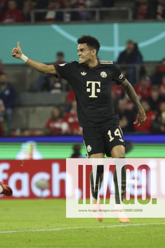 Luis Diaz (FC Bayern München) gestikuliert, Gestik waehrend des DFB-Pokal Spiels 1.FC Köln v FC Bayern München, RheinEnergieStadion am 29. October 2025 in Köln, Deutschland. (Foto von Oliver Kaelke DeFodi Images) +++ Luis Diaz (FC Bayern München) gestures during the DFB-Pokal match between 1.FC Köln v FC Bayern München at RheinEnergieStadion on October 29, 2025 in Cologne, Germany. (Photo by Oliver Kaelke DeFodi Images) (Photo by Oliver Kaelke DeFodi Images) Luis Diaz FC Bayern München gestures, gestures during the DFB Pokal match 1 FC Köln v FC Bayern München, RheinEnergieStadion on October 29, 2025 in Cologne, Germany Photo by Oliver Kaelke DeFodi Images Luis Diaz FC Bayern München gestures during the DFB Pokal match between 1 FC Köln v FC Bayern München at RheinEnergieStadion on October 29, 2025 in Cologne, Germany Photo by Oliver Kaelke DeFodi Images Photo by Oliver Kaelke DeFodi Images