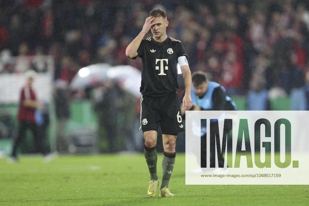 Joshua Kimmich (FC Bayern München) gestikuliert, Gestik waehrend des DFB-Pokal Spiels 1.FC Köln v FC Bayern München, RheinEnergieStadion am 29. October 2025 in Köln, Deutschland. (Foto von Oliver Kaelke DeFodi Images) +++ Joshua Kimmich (FC Bayern München) gestures during the DFB-Pokal match between 1.FC Köln v FC Bayern München at RheinEnergieStadion on October 29, 2025 in Cologne, Germany. (Photo by Oliver Kaelke DeFodi Images) (Photo by Oliver Kaelke DeFodi Images) Joshua Kimmich FC Bayern Munich gestures during the DFB Pokal match between 1 FC Köln v FC Bayern München at RheinEnergieStadion on October 29, 2025 in Cologne, Germany Photo by Oliver Kaelke DeFodi Images Joshua Kimmich FC Bayern München gestures during the DFB Pokal match between 1 FC Köln v FC Bayern München at RheinEnergieStadion on October 29, 2025 in Cologne, Germany Photo by Oliver Kaelke DeFodi Images Photo by Oliver Kaelke DeFodi Images