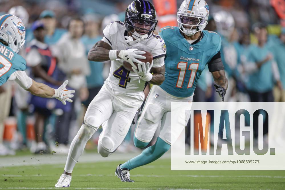 Baltimore Ravens wide receiver Zay Flowers (4) makes a reception and runs with the ball in the fourth quarter during an NFL, American Football Herren, USA game against the Miami Dolphins on Thursday, October 30, 2025 at the Hard Rock Stadium. The Ravens beat the Dolphins 28-6. Miami Gardens United States - ZUMAh180 20251030_zsp_h180_079