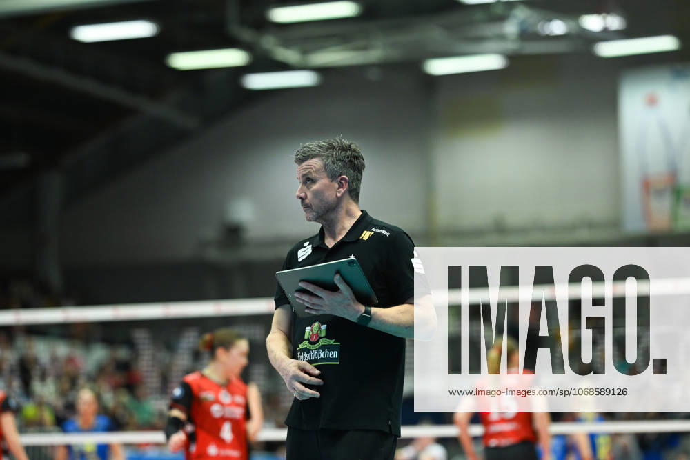 Alexander Waibl Head Coach Dresdner SC Dresdner SC vs SSC Palmberg Schwerin, 1 Volleyball Bundesliga Women, Season 2025 2026, 01 11 2025 Dresdner SC vs SSC Palmberg Schwerin, 1 Volleyball Bundesliga Women, Season 2025 2026, 01 11 2025 Dresden