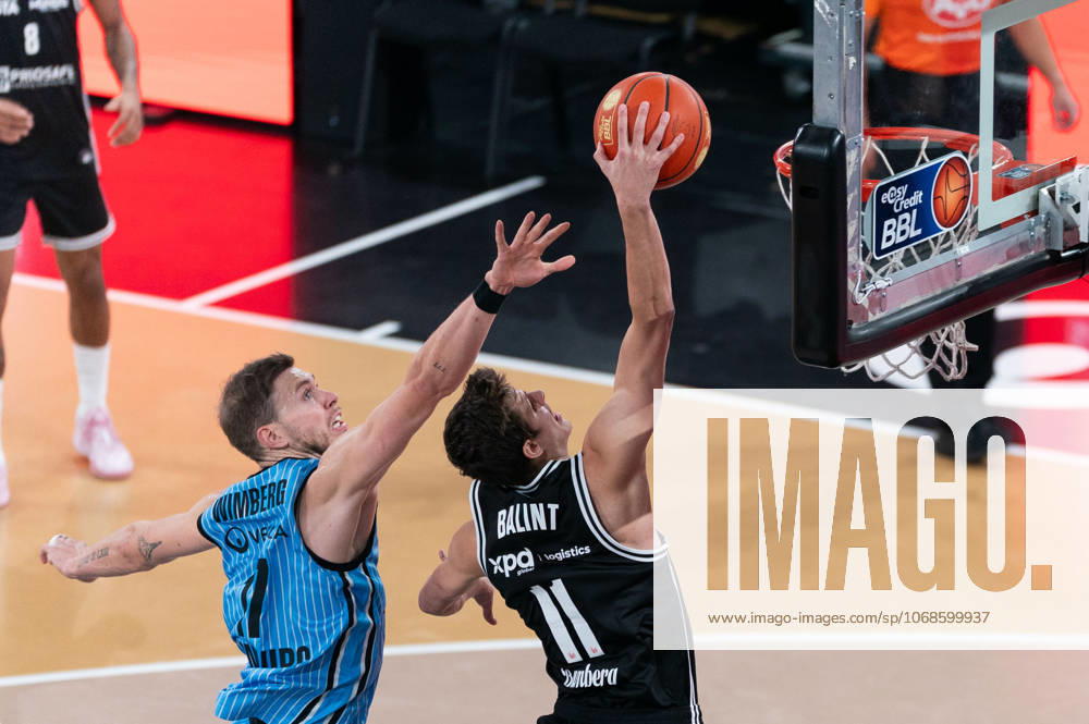 Richard Balint BMA365 Bamberg Baskets, 11 on a lay-up against Niklas Wimberg Veolia Towers Hamburg, 17 , GER, Veolia Towers Hamburg vs BMA365 Bamberg Baskets, Basketball, Bundesliga, Matchday 6, Season 2025 2026, 01 11 2025 GER, Veolia Towers Hamburg vs BMA365 Bamberg Baskets, Basketball, Bundesliga, Matchday 6, Season 2025 2026, 01 11 2025 Hamburg