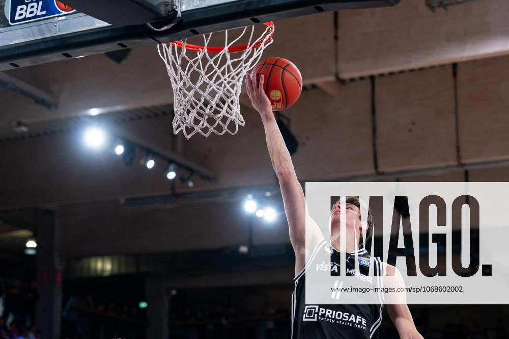 Richard Balint BMA365 Bamberg Baskets, 11 at basketball, GER, Veolia Towers Hamburg vs BMA365 Bamberg Baskets, Basketball, Bundesliga, Matchday 6, Season 2025 2026, 01 11 2025 GER, Veolia Towers Hamburg vs BMA365 Bamberg Baskets, Basketball, Bundesliga, Matchday 6, Season 2025 2026, 01 11 2025 Hamburg