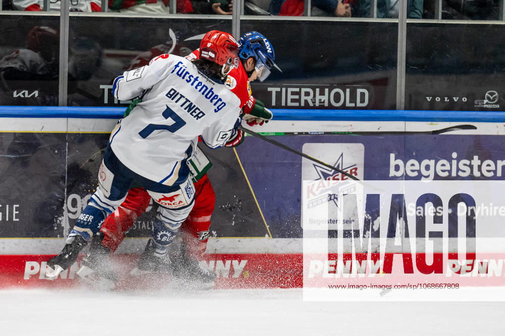 Fight for the puck duel between Dominik Bittner Schwenninger Wild Wings, 7 and Tim Wohlgemuth Augsburger Panther, 33 GER, Augsburger Panther vs Schwenninger Wild Wings, Ice Hockey, DEL, Matchday 17, Season 2025 2026, 02 11 2025 GER, Augsburger Panther vs Schwenninger Wild Wings, Ice Hockey, DEL, Matchday 17, Season 2025 2026, 02 11 2025 Augsburg
