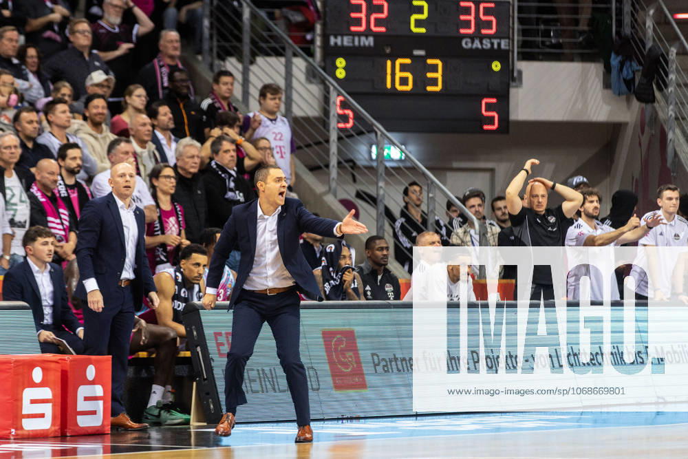 Marko Stankovic Telekom Baskets Bonn, Head Coach is angry Telekom Baskets Bonn vs ALBA Berlin Basketball, Basketball, easy Credit BBL, 06 Matchday, 2025 2026, 02 11 2025 Telekom Baskets Bonn vs ALBA Berlin, Basketball, easy Credit BBL, 06 Matchday, 2025 2026, 02 11 2025 Bonn