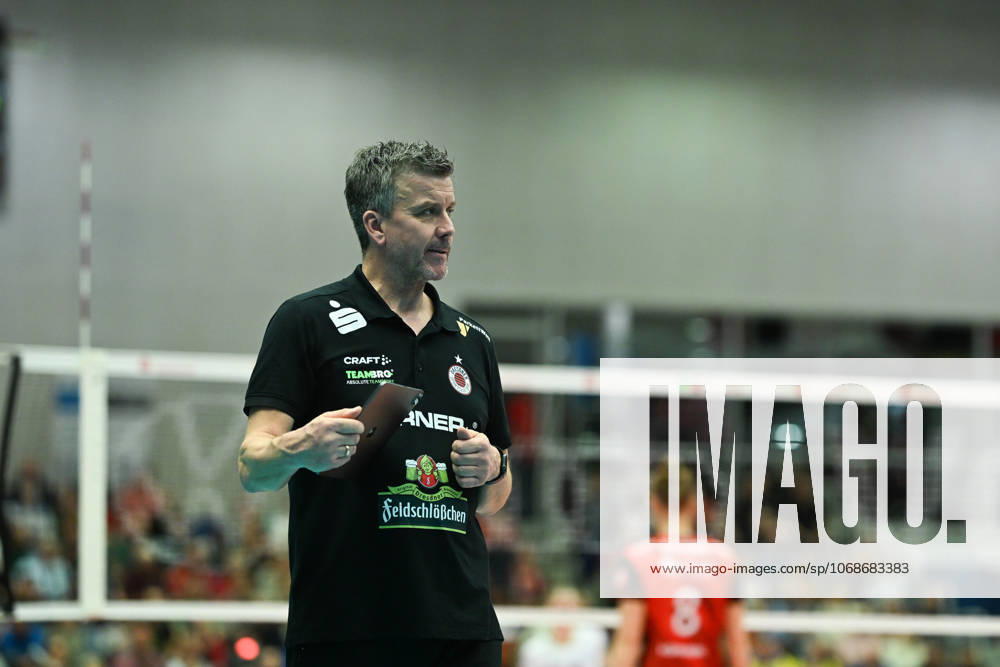 Alexander Waibl Head Coach Dresdner SC Dresdner SC vs SSC Palmberg Schwerin, 1 Volleyball Bundesliga Women, Season 2025 2026, 01 11 2025 Dresdner SC vs SSC Palmberg Schwerin, 1 Volleyball Bundesliga Women, Season 2025 2026, 01 11 2025 Dresden