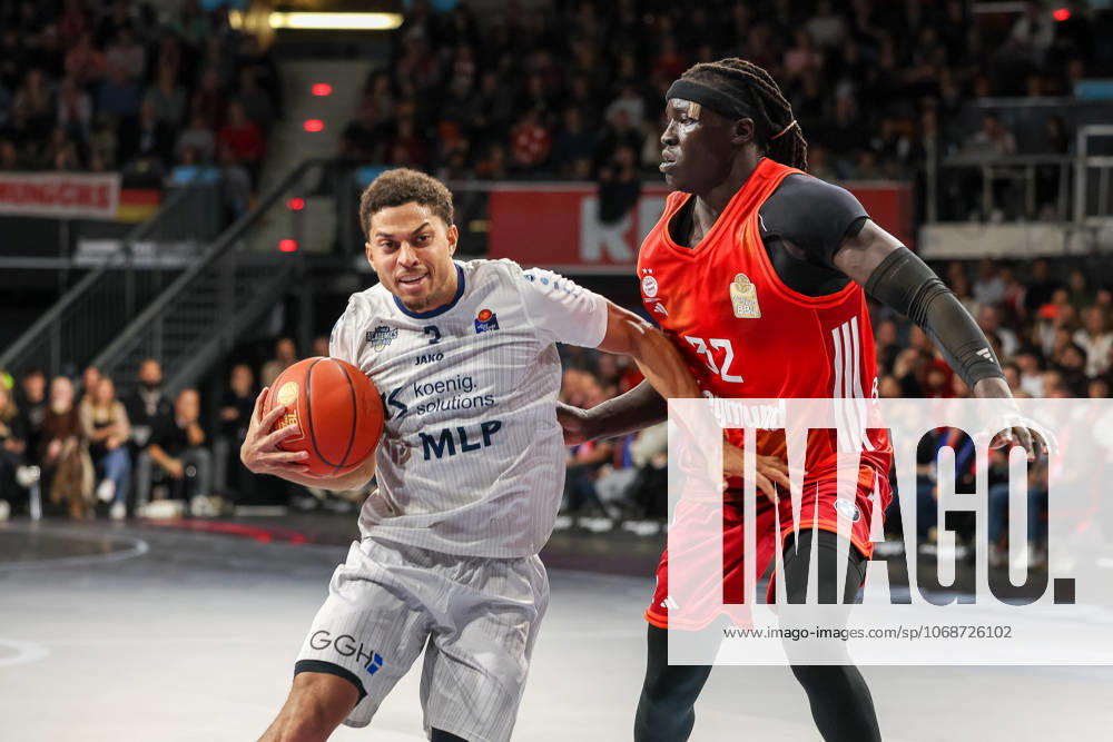 Kevin McClain MLP Academics Heidelberg, 03 with Wenyen Gabriel FC Bayern Basketball, 32 , GER, FC Bayern Basketball vs MLP Academics Heidelberg, Basketball, easycredit Basketball Bundesliga, Matchday 6, 2025 2026 season, 03 11 2025, GER, FC Bayern Basketball vs MLP Academics Heidelberg, Basketball, easycredit Basketball Bundesliga, Matchday 6, 2025 2026 season, 03 11 2025 Munich