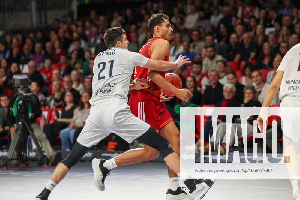 Oscar da Silva FC Bayern Basketball, 01 with Mateo Seric MLP Academics Heidelberg, 21 , GER, FC Bayern Basketball vs MLP Academics Heidelberg, Basketball, easycredit Basketball Bundesliga, Matchday 6, Season 2025 2026, 03 11 2025, GER, FC Bayern Basketball vs MLP Academics Heidelberg, Basketball, easycredit Basketball Bundesliga, Matchday 6, Season 2025 2026, 03 11 2025 Munich