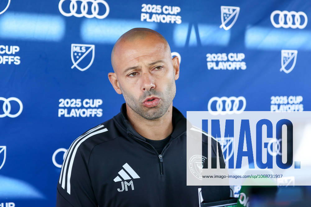 FORT LAUDERDALE, FL - OCTOBER 31: Inter Miami CF head coach Javier Mascherano talks to the media prior to an Inter Miami Training Session at Florida Blue Training Center on October 31, 2025 in Fort Lauderdale, Florida. (Photo by Chris Arjoon Icon Sportswire) SOCCER: OCT 31 MLS, Fussball Herren, USA Inter Miami CF Training Icon25103100173