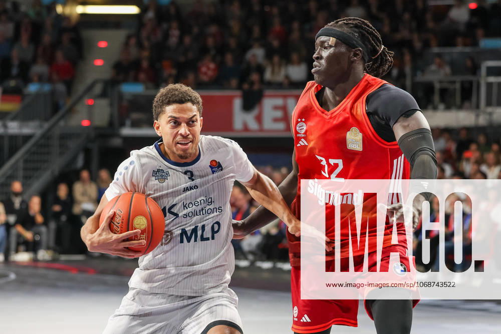 Kevin McClain MLP Academics Heidelberg, 03 with Wenyen Gabriel FC Bayern Basketball, 32 , GER, FC Bayern Basketball vs MLP Academics Heidelberg, Basketball, easycredit Basketball Bundesliga, Matchday 6, 2025 2026 season, 03 11 2025, GER, FC Bayern Basketball vs MLP Academics Heidelberg, Basketball, easycredit Basketball Bundesliga, Matchday 6, 2025 2026 season, 03 11 2025 Munich