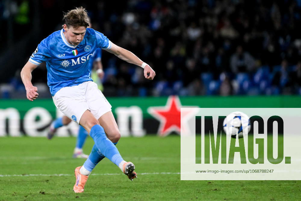 Scott McTominay of SSC Napoli in action during the UEFA Champions League 2025 2026 football match between SSC Napoli and Eintracht Frankfurt at Diego Armando Maradona stadium stadium in Naples (Italy), November 4, 2025. AndreaxStaccioli