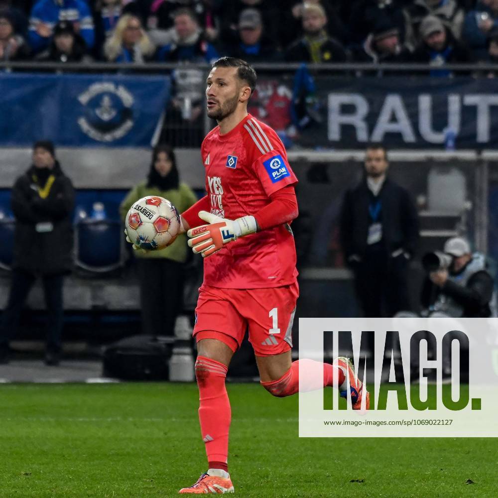 Heuer Fernandes Daniel HSV on the ball Germany , Hamburg , Volksparkstadion , Football , 1 Bundesliga , Hamburger SV Borussia Dortmund