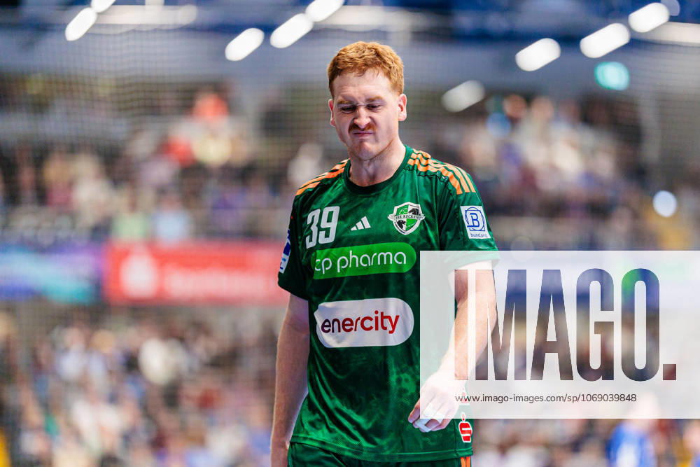 Lukas Stutzke TSV Hannover Burgdorf, 39 is disappointed dissatisfied GER, TBV Lemgo Lippe vs TSV Hannover Burgdorf, Handball, 1 Bundesliga, Matchday 11, Season 2025 2026, 09 11 2025 GER, TBV Lemgo Lippe vs TSV Hannover Burgdorf, Handball, 1 Bundesliga, Matchday 11, Season 2025 2026, 09 11 2025 Lemgo