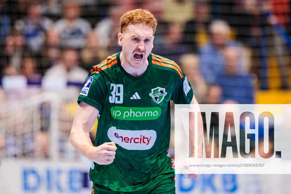 Lukas Stutzke TSV Hannover Burgdorf, 39 cheers after scoring goal GER, TBV Lemgo Lippe vs TSV Hannover Burgdorf, Handball, 1 Bundesliga, Matchday 11, Season 2025 2026, 09 11 2025 GER, TBV Lemgo Lippe vs TSV Hannover Burgdorf, Handball, 1 Bundesliga, Matchday 11, Season 2025 2026, 09 11 2025 Lemgo