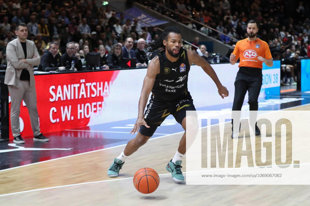 Basketball easyCredit BBL, Basketball Loewen Braunschweig Veolia Hamburg Towers, v l Chip Flanigan Braunschweig, 30 Braunschweig