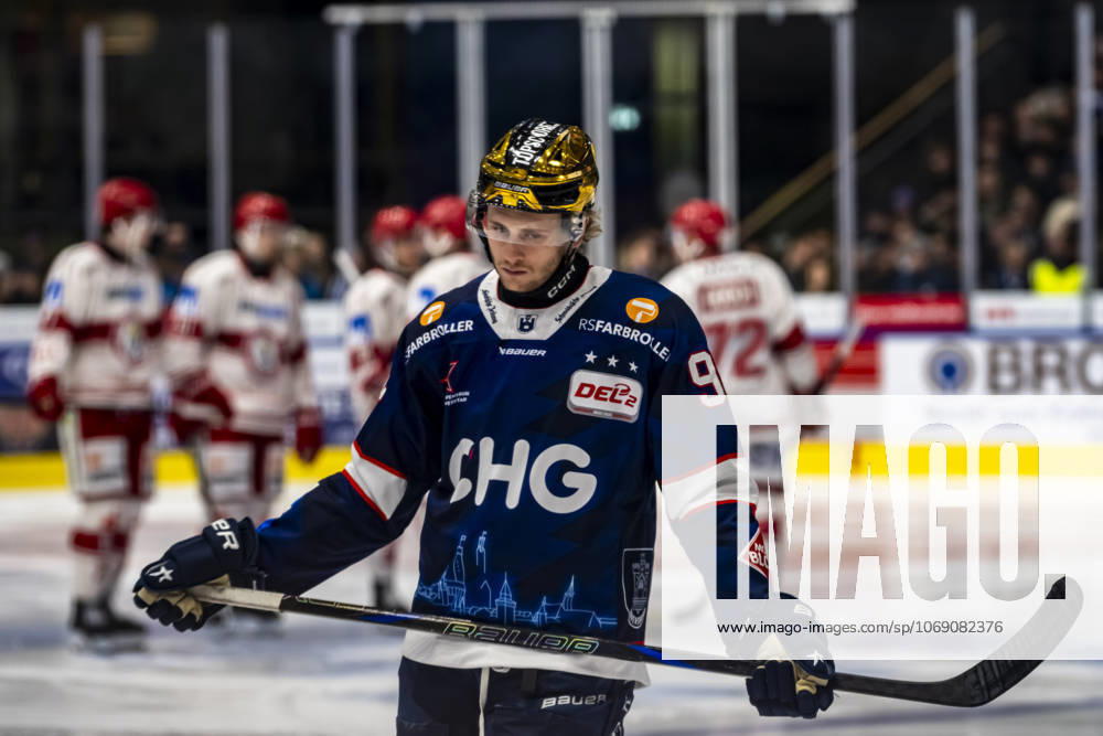 Mark Rassell 92, Ravensburg Towerstars GER, Ravensburg Towerstars vs EV Landshut, Ice Hockey, DEL2, Matchday 14, Season 2025 26, 02 11 2025, GER, Ravensburg Towerstars vs EV Landshut, Ice Hockey, DEL2, Matchday 14, Season 2025 26, 02 11 2025 Ravensburg