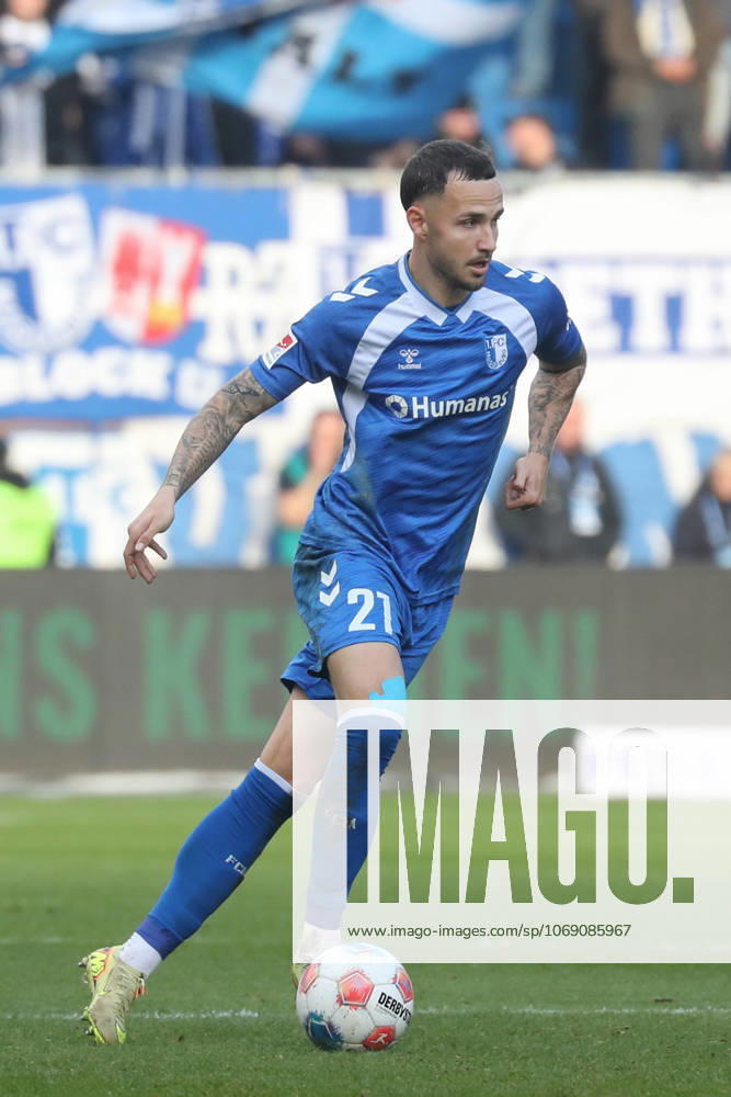 Fußball 2 Bundesliga, 1 FC Magdeburg SC Paderborn 07, v l Falko Michel Magdeburg, 21 Freisteller, Einzelbild, Ganzkoerper, single frame Magdeburg
