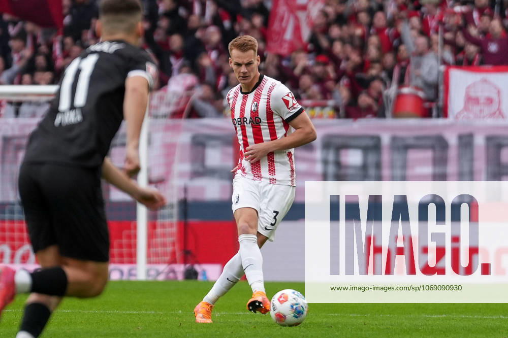 Philipp Lienhart SC Freiburg, 03 on the ball , Germany, Soccer, 1 Bundesliga, 10 Matchday, 2025 2026, SC Freiburg vs FC St Pauli, 09 11 2025, Europa Park Stadion, Freiburg, Germany DFL REGULATIONS PROHIBIT ANY USE OF PHOTOGRAPHS AS IMAGE SEQUENCES AND OR QUASI VIDEO Freiburg Europa Park Stadion Baden Württemberg Germany