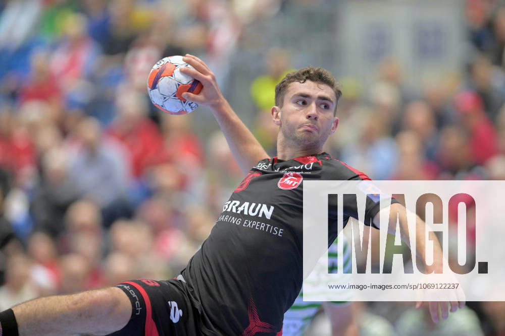 Florian Drosten MT Melsungen 18 on throw , GER, MT Melsungen Ferencvarosi Torna Club Green Collect Budapest HUN l, Handball, EHF European League Maenner, Group Matches, Season 2025 2026, 11 11 2025, GER, MT Melsungen FTC Green Collect, Handball, EHF Maenner, Group Matches, Season 2025 2026, 11 11 2025 Kassel