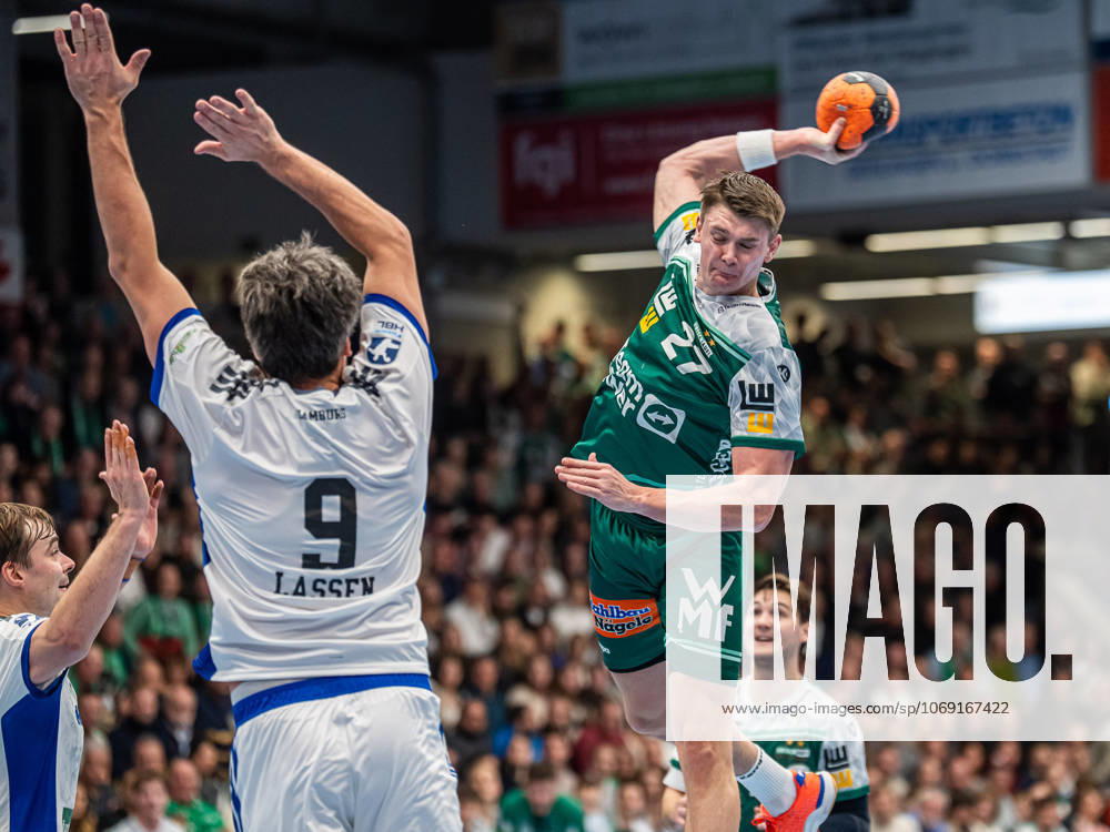 Oskar Sunnefeldt Frisch Auf Goeppingen, 27 throws from the back, Frisch Auf Goeppingen vs Handball Sport Verein Hamburg, Handball, 1 Bundesliga, Men, Season 2025 2026, 13 11 2025, Frisch Auf Goeppingen vs Handball Sport Verein Hamburg, Handball, 1 Bundesliga, Men, Season 2025 2026, 13 11 2025 Goeppingen