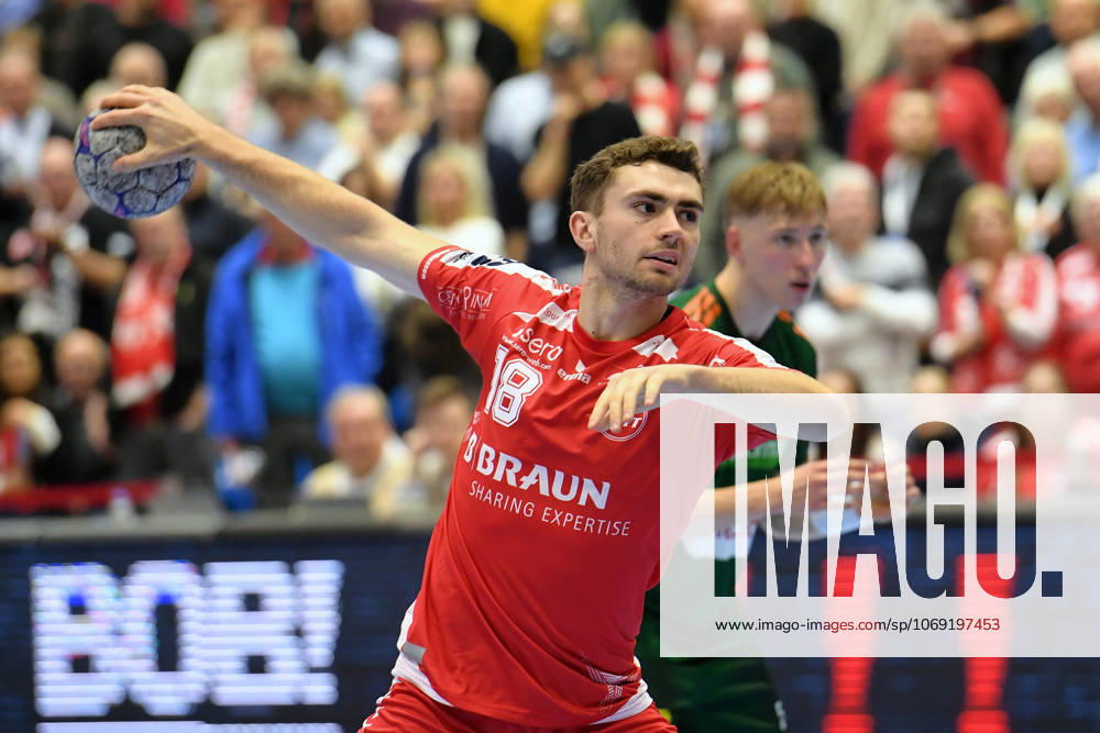 Florian Drosten MT Melsungen 18 on throw , GER, MT Melsungen TSV Hannover Burgdorf, Handball, 1 Bundesliga, Matchday 12, Season 2025 2026, 14 11 2025, GER, MT Melsungen TSV Hannover Burgdorf, Handball, 1 Bundesliga, Matchday 12, Season 2025 2026, 14 11 2025 Kassel