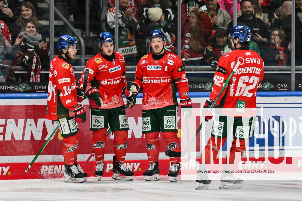 Penny DEL Augsburger Panther Straubing Tigers, 14 11 2025 Augsburg, GERMANY 14 NOVEMBER Panthers cheer after D J BUSDEKER Augsburger Panther 14 Tor Torschuetze Freude Happy at the league match between the Augsburger Panther and the Straubing Tigers on matchday 18 of the Penny DEL at the Curt Frenzel Stadium on 14 11 2025