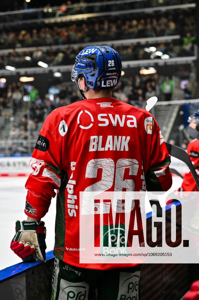 Penny DEL Augsburger Panther Straubing Tigers, 14 11 2025 Augsburg, GERMANY 14 NOVEMBER in the picture Alexander BLANK Augsburger Panther 26 Single photo free pose at the league match between the Augsburger Panther and the Straubing Tigers on matchday 18 of the Penny DEL at the Curt Frenzel Stadium on 14 11 2025