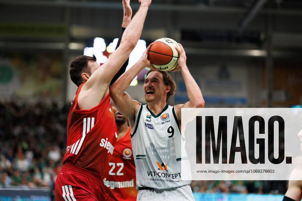 Marco Hollersbacher Gladiators Trier in duel with Leon Kratzer FC Bayern Basketball , Vet Concept Gladiators Trier vs FC Bayern Basketball, Basketball, BBL Pokal, Quarterfinals, Season 2025 2026, 16 11 2025 Vet Concept Gladiators Trier vs FC Bayern Basketball, Basketball, BBL Pokal, Quarterfinals, Season 2025 2026