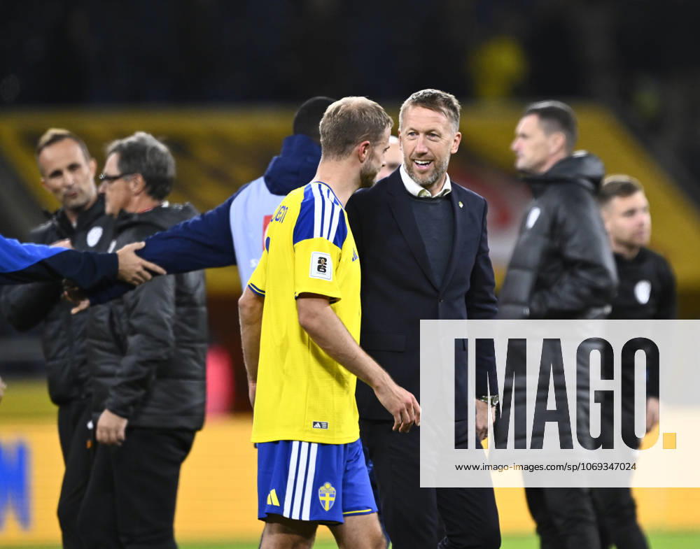 STOCKHOLM, SWEDEN 20251118 Swedish national team captain Graham Potter thanks goal scorer Gustav Lundgren after Tuesday s World Cup qualifying match in Group B between Sweden and Slovenia at Strawberry arena, Stockholm, Sweden November 18, 2025 STOCKHOLM SWEDEN