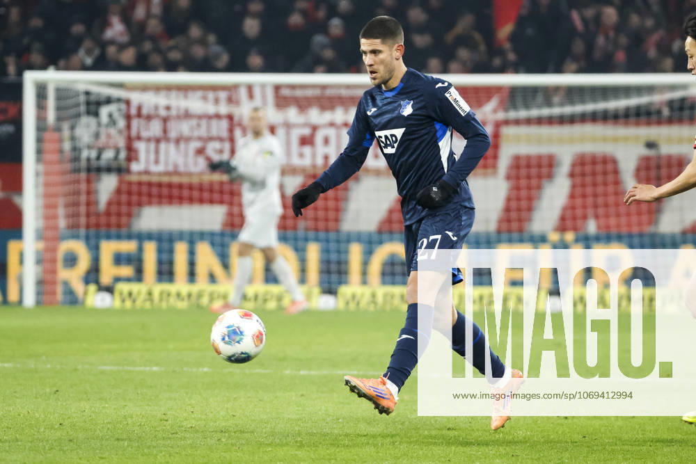 Andrej Kramaric TSG Hoffenheim, 27 on the ball , Germany, Soccer, 1 Bundesliga, Matchday 11, 2025 2026, 1 FSV Mainz vs TSG 1899 Hoffenheim, 21 11 2025, Mewa Arena, Mainz, Germany Mainz Mewa Arena Rheinland Pfalz Germany