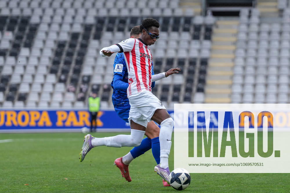 Bismark Adomah SC Freiburg II, 41 on the ball , Germany, Soccer, Regionalliga Südwest, Matchday 18, 2025 2026, SC Freiburg II vs SGV Freiberg, 23 11 2025, Dreisamstadion, Freiburg, Germany DFB REGULATIONS PROHIBIT ANY USE OF PHOTOGRAPHS AS IMAGE SEQUENCES AND OR QUASI VIDEO Freiburg Dreisamstadion Baden Wuerttemberg Germany