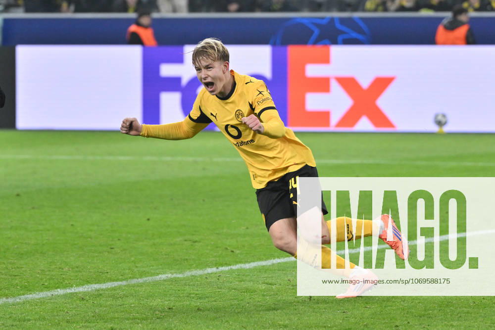 Cheers 4 0 Daniel Svensson Borussia Dortmund 25 11 2025, Football, UEFA Champions League 2025 2026, Matchday 5, Borussia Dortmund FC Villarreal UEFA regulations prohibit any use of photographs as image sequences and or quasi video Dortmund Signal Iduna Park Nordrhein Westfalen Germany Team2