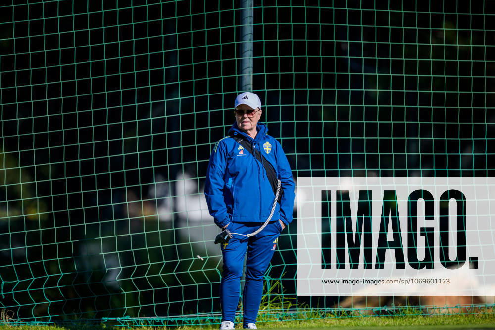 Senior advisor Marika Domanski Lyfors of the women s national football team of Sweden at a training session on November 26, 2025 in Albufeira Photo Ludvig Thunman BILDBYRAN code LT LT0753 fotboll football soccer fotball träning practice training sverige sweden dam bbeng sverige sweden