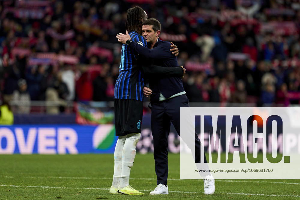 Cristian Chivu head coach of FC Internazionale Milano and Kristjan Asllani of FC Internazionale Milano during the UEFA Champions League match between Atletico de Madrid and FC Internazionale Milano on November 26, 2025. - 26 11 2025 - Spain Madrid Madrid - LGMx Pictorium LePictorium_0320142