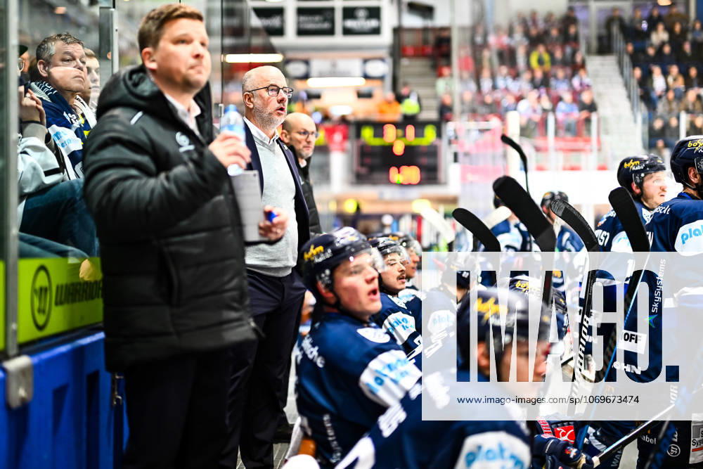 Stefan Nyman Head Coach, Headcoach, Iserlohn Roosters , GER, Iserlohn Roosters vs Red Bull Muenchen, Ice Hockey, Penny DEL, Matchday 23, Season 2025 2026, 28 11 2025, GER, Iserlohn Roosters vs Red Bull Muenchen, Ice Hockey, Penny DEL, Matchday 23, Season 2025 2026, 28 11 2025 Iserlohn