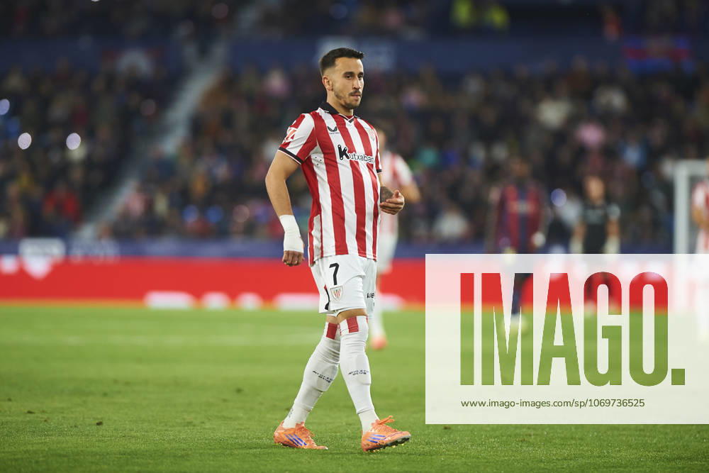 Alex Berenguer Athletic Club during the LaLiga EA Sports match between Levante UD and Athletic Club at Ciudad de Valencia on November 29, 2025 in Valencia, Spain Photo by Maria Jose Segovia DeFodi Images