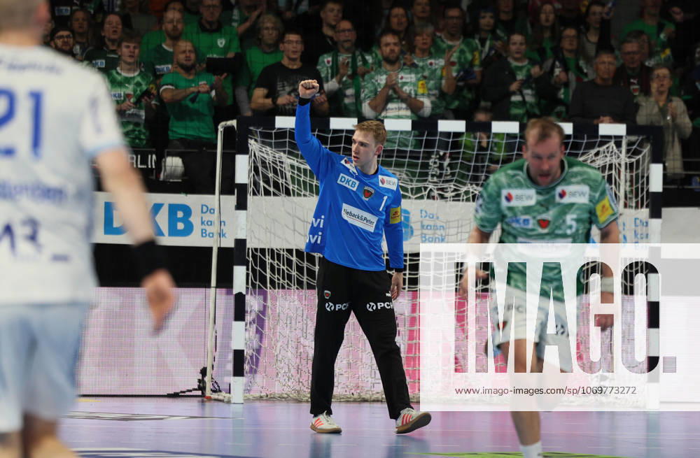 GER HBL season 2025 2026 FÜCHSE Berlin vs TBV Lemgo Lippe, 30 11 25, Max Schmeling Halle, Berlin, Lasse LUDWIG Füchse Berlin 1 cheers after a successful save, fist emotion