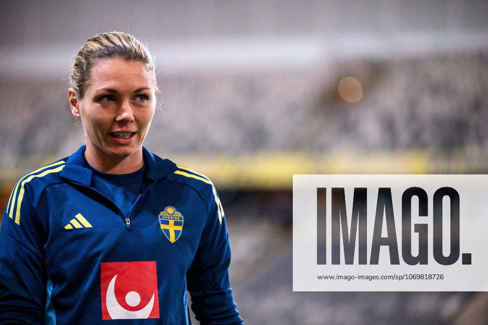 goalkeeper Jennifer Falk of the Swedish women s national football team at a training session on December 1, 2025 in Stockholm Photo Jesper Zerman BILDBYRAN kod JZ JZ0652 fotboll football soccer fotball nations league uefa womens nations league träning practice training sverige sweden dam bbeng