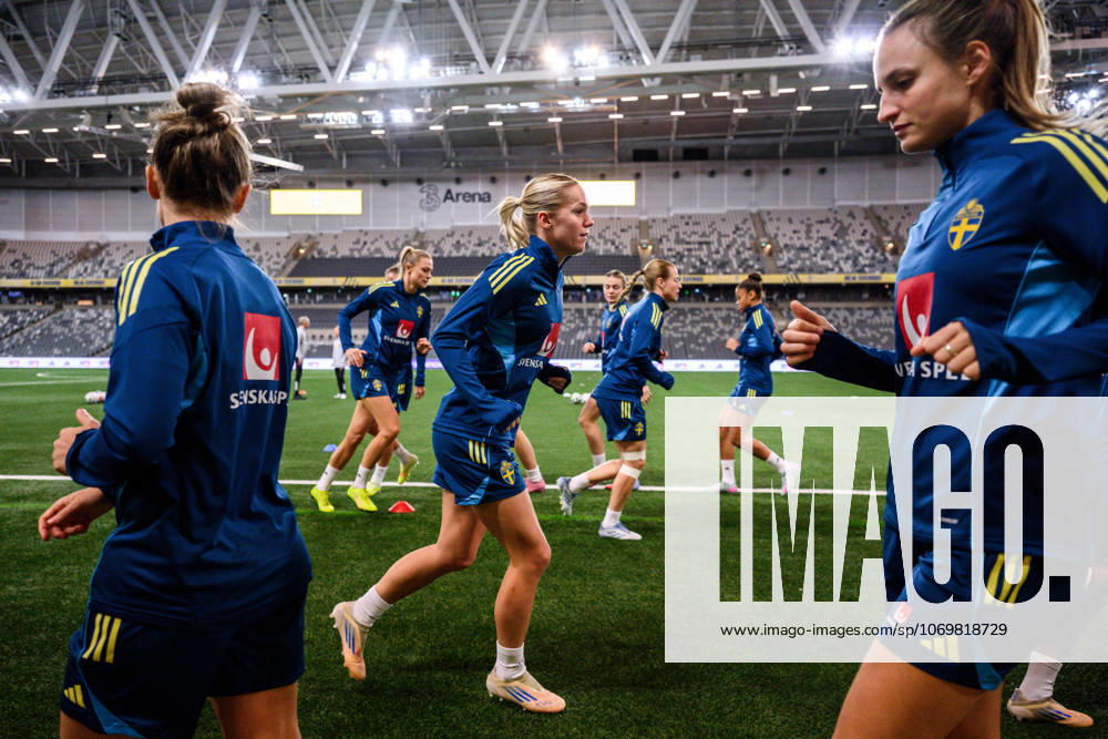Hanna Lundkvist of the Swedish women s national football team at a training session on December 1, 2025 in Stockholm Photo Jesper Zerman BILDBYRAN kod JZ JZ0652 fotboll football soccer fotball nations league uefa womens nations league träning practice training sverige sweden dam bbeng