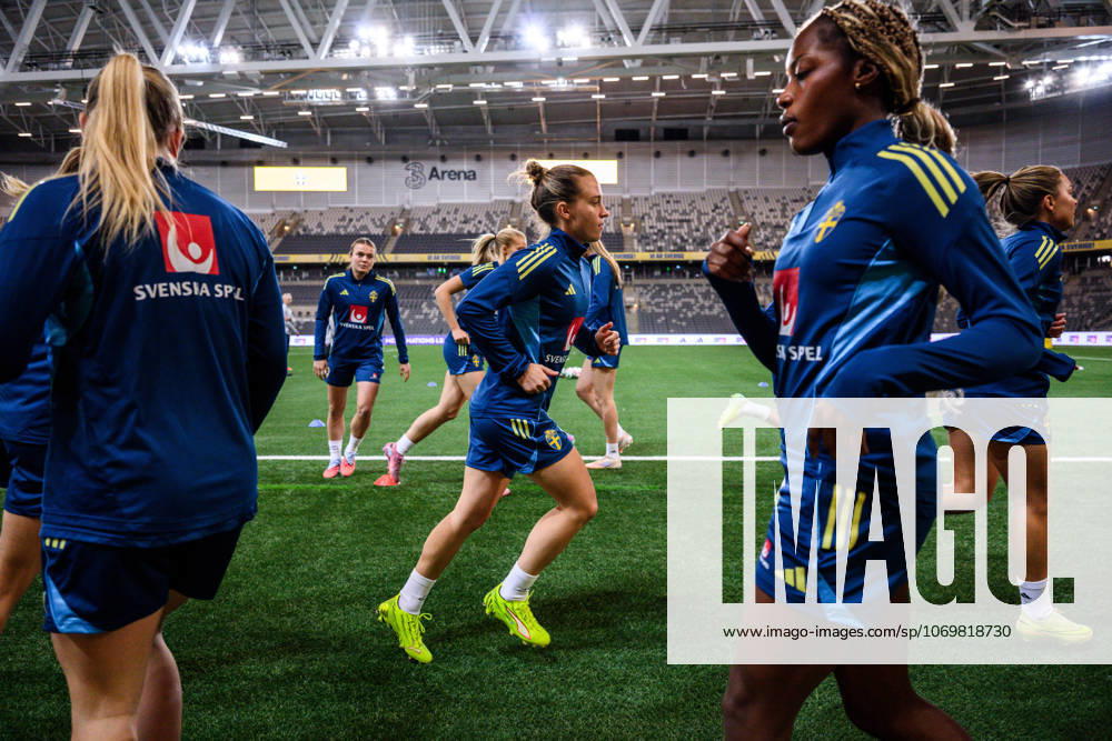 Julia Zigiotti Olme of the Swedish women s national football team at a training session on December 1, 2025 in Stockholm Photo Jesper Zerman BILDBYRAN kod JZ JZ0652 fotboll football soccer fotball nations league uefa womens nations league träning practice training sverige sweden dam bbeng