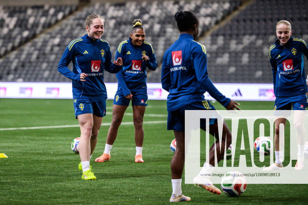 Alice Bergström of the Swedish women s national football team at a training session on December 1, 2025 in Stockholm Photo Jesper Zerman BILDBYRAN kod JZ JZ0652 fotboll football soccer fotball nations league uefa womens nations league träning practice training sverige sweden dam bbeng