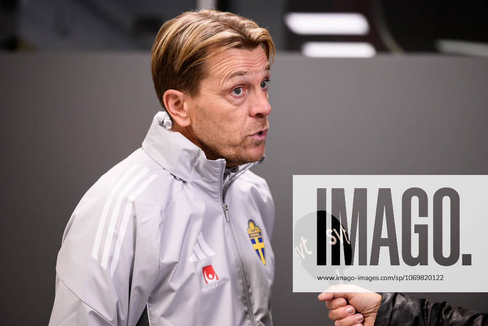 Head coach Tony Gustavsson of the Swedish women s national football team in the mixed zone after a training session on December 1, 2025 in Stockholm Photo Jesper Zerman BILDBYRAN kod JZ JZ0652 fotboll football soccer fotball nations league uefa womens nations league träning practice training sverige sweden dam bbeng