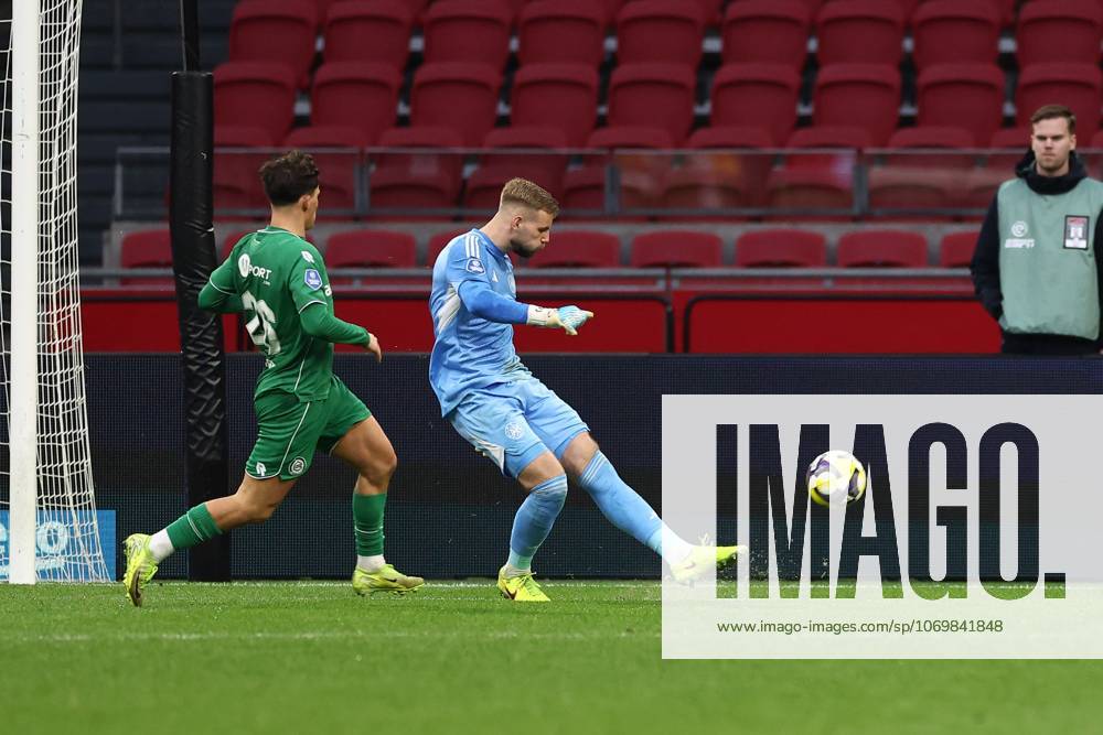 , JohanCruyff Arena , season 2025 2026 , Dutch Eredivisie Football , match between Ajax and FC Groningen (replay) , Picture shows , .Ajax goalkeeper Vitezslav Jaros Ajax - Groningen (replay) x32313247x