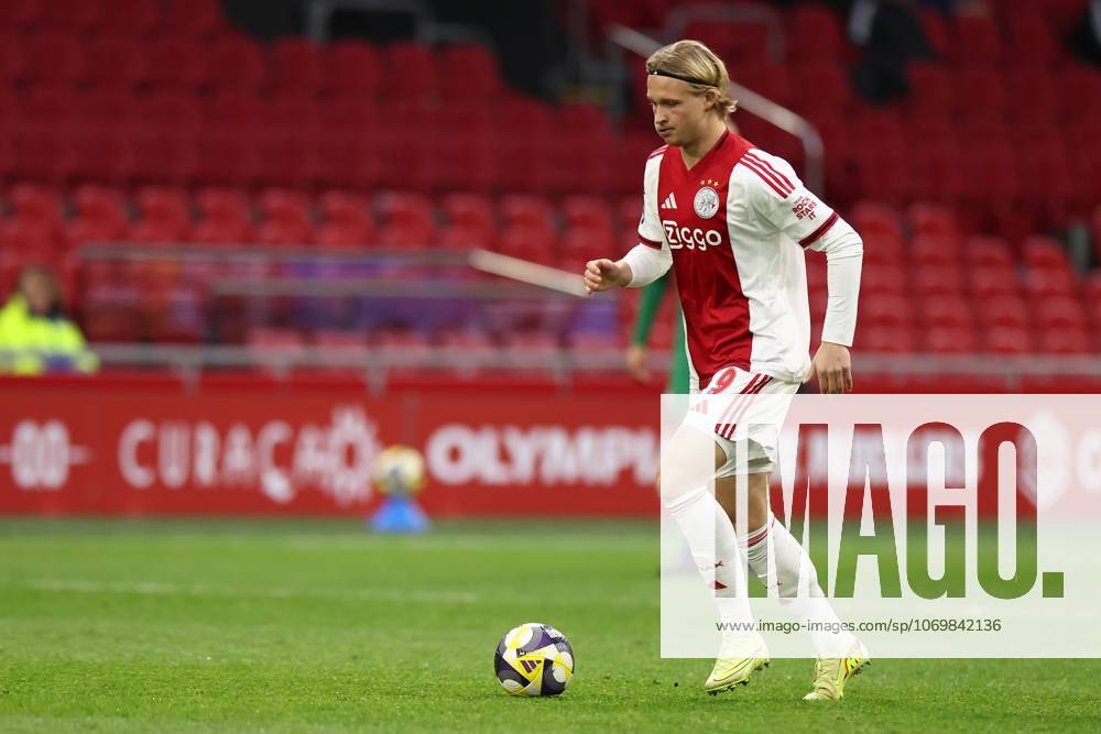 , JohanCruyff Arena , season 2025 2026 , Dutch Eredivisie Football , match between Ajax and FC Groningen (replay) , Picture shows , Ajax player Kasper Dolberg Ajax - Groningen (replay) x32313314x