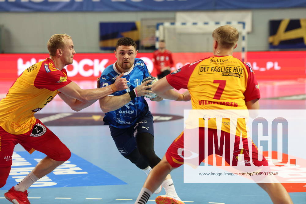 Plock 04.12.2025 Liga mistrzow pilka reczna mezczyzn faza grupowa sezon 2025 26 --- Group Chase mens handball EHF Champions League Orlen Wisla Plock - GOG Handbold Mitja Janc Fot. Marcin Solarz FotoPyK NEWSPIX.PL --- newspix.pl