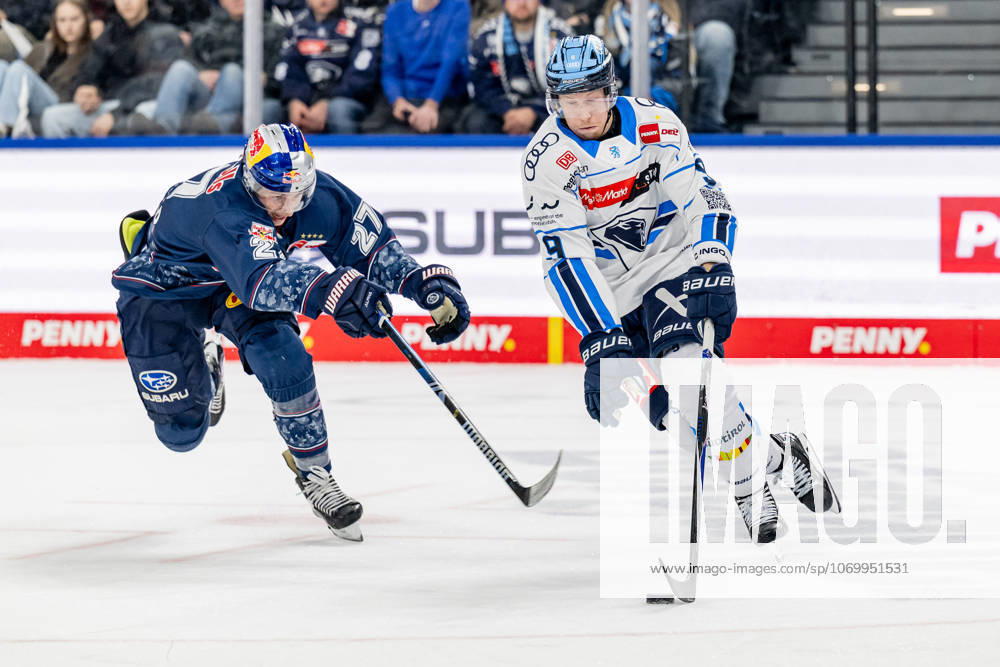 Fight for the puck duel between Veit Oswald EHC Red Bull Muenchen, 27 and Myles Powell ERC Ingolstadt, 9 GER, EHC Red Bull Muenchen vs ERC Ingolstadt, Ice Hockey, DEL, 25 Matchday, Season 2025 2026, 05 12 2025 GER, EHC Red Bull Muenchen vs ERC Ingolstadt, Ice Hockey, DEL, 25 Matchday, Season 2025 2026, 05 12 2025 Muenchen