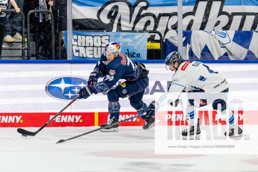 Fight for the puck duel between Philipp Krening EHC Red Bull Muenchen, 79 and Morgan Ellis ERC Ingolstadt, 4 GER, EHC Red Bull Muenchen vs ERC Ingolstadt, Ice Hockey, DEL, 25 Matchday, Season 2025 2026, 05 12 2025 GER, EHC Red Bull Muenchen vs ERC Ingolstadt, Ice Hockey, DEL, 25 Matchday, Season 2025 2026, 05 12 2025 Muenchen