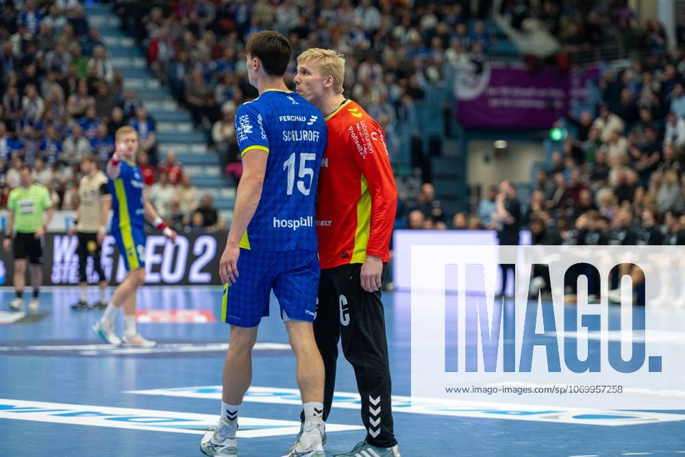 Miro Schluroff, Backcourt, VfL Gummersbach 15 , Bertram Obling, Goalkeeper, VfL Gummersbach 16 , VfL Gummersbach vs Bergischer HC , Daikin Handball Bundesliga, Men , Matchday 15, 05 12 2025 Gummersbach NRW Germany